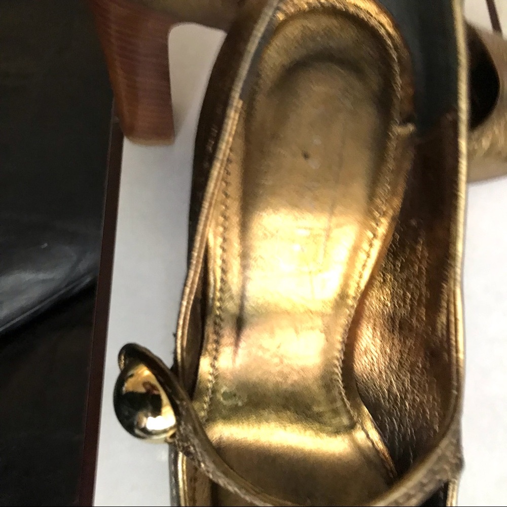 Coach Gold Mary Jane Fara 5 B. Good condition - Picture 9 of 10